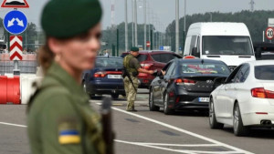 Влітку вже можна буде перетинати кордон автобусами та легковиками без очікування